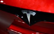 Tesla отзовет более 1,6 млн электромобилей в Китае