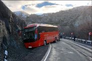 Спасатели вызволили застрявший на обочине дороги Ереван-Мегри автобус