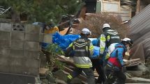 Япония: спустя 4 дня после землетрясений спасли из-под завалов 90-летнюю женщину