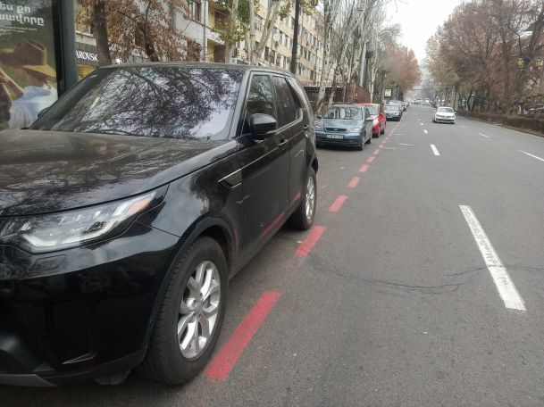 Չեմ վճարելու կարմիր գծերի տարեկան գումարը, ինձ  կանգնած ժամերի համար վճարելն է ձեռնտու.Երևանի կենտրոնի բնակիչ