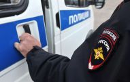Полиция в Екатеринбурге ищет женщину, которая заставила маленького сына гулять в одних носках