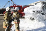 В Армении пожарные расчеты военной базы ЮВО ликвидируют условное возгорание