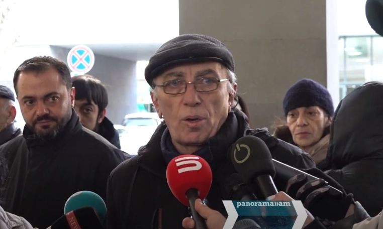 «Власти Армении до сих пор ничего не создали и заняты только разрушением». Коллектив театра «Гой» вышел на акцию протеста