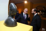 Armenian FM visits Klovićevi Dvori Gallery in Croatia