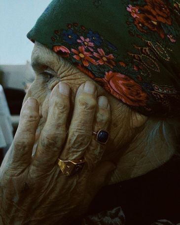 Как внучка-блогер сделала моделью 83-летнюю бабушку