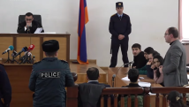 Ընթանում է սեպտեմբերյան բողոքի ակցիաներին մասնակցած 11 երիտասարդների դատավարությունը.Փաստաբանները չեն ընդունում մեղադրանքները