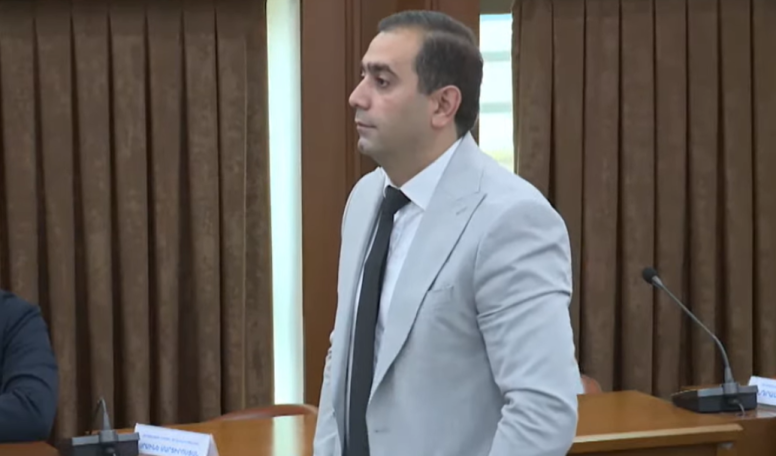 Ձնամաքրման աշխատանքները չկատարելու պատճառով պաշտոնանկ է արվել «Երևանի աղբահանություն և սանիտարական մաքրում»-ի տնօրենը