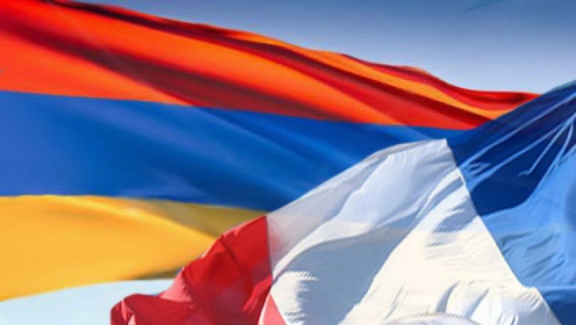 Ֆրանսիայի դեսպանությունն իր երախտագիտությունն է հայտնում համազգեստ կրող այն կանանց և տղամարդկանց