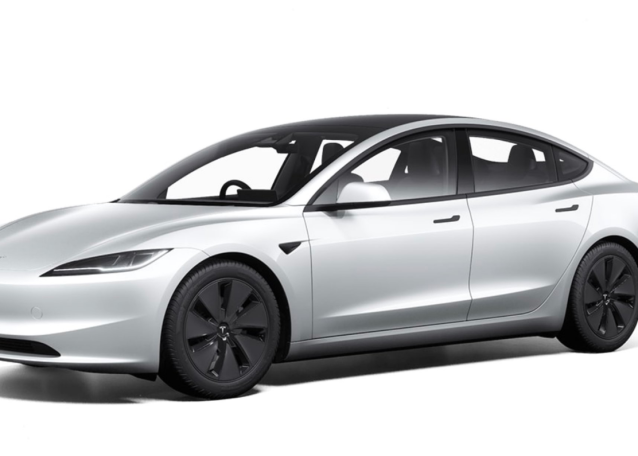 Илон Маск назвал причину отзыва 2 млн автомобилей Tesla