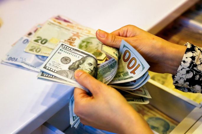 ՀՀ բանկերում է փոխանակման կետերում դոլարի փոխարժեքը մնացել է նույնը, եվրոն և ռուբլին արժեզրկվել են
