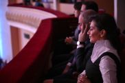 Փաշինյանը իր կնոջ հետ  «Դիմակահանդես»-ում