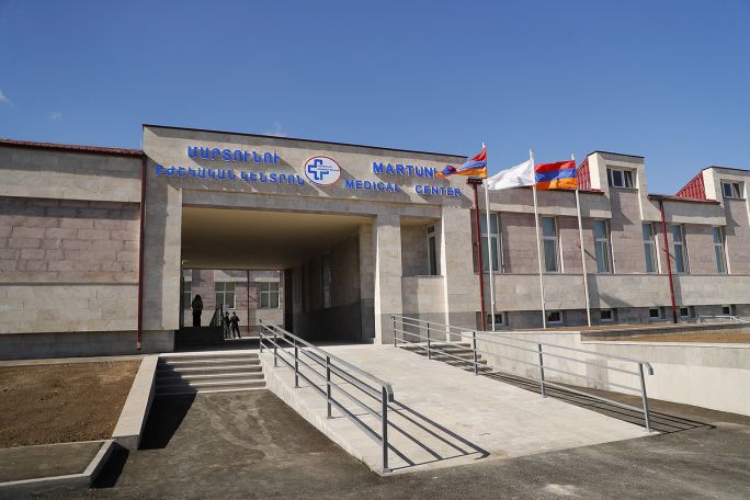 Գեղարքունիքի մարզպետն ազատել է «Մարտունի բժշկական կենտրոն»-ի տնօրենին, ապա նույն օրը կրկին նշանակել նույն պաշտոնին