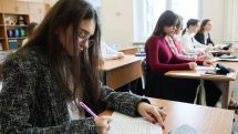 Среди россиян вырос спрос на репетиторов по армянскому языку