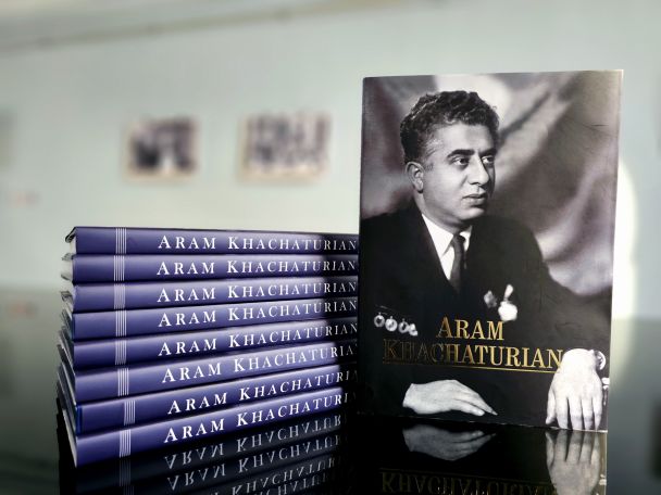 «Արամ Խաչատրյան». լույս է տեսել անգլալեզու պատկերազարդ նոր ժողովածու