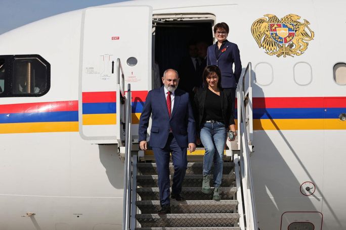 Նիկոլ Փաշինյանը իր տիկնոջը աշխատանքային այցով  տարել է Մյուխեն