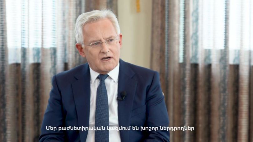 Мел Карвилл посетил Армению в связи с успешным завершением переговоров между Bank of Georgia и Ameriabank