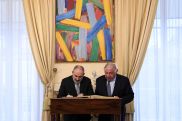 Ժերար Լարշեն շեշտել է Հայաստանի հետ բարեկամական հարաբերությունների կարևորությունը