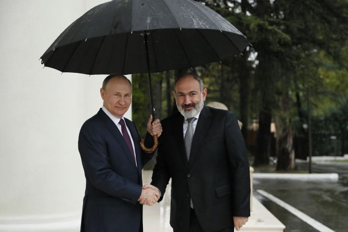 Песков: Путин еще не обсуждал с Николом Пашиняном его заявления о приостановке членства Еревана в ОДКБ