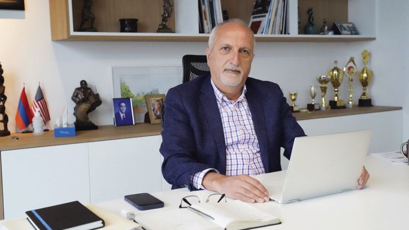 Synergy chief expresses gratitude to IT and business community for their unity