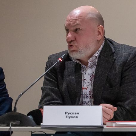 Руслан Пухов – Армении: Вместо закупки индийского и французского вооружения, задуматься над производством собственного