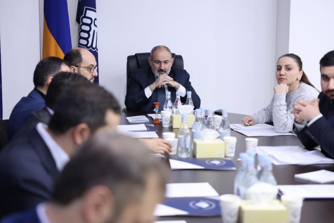 Քաղաքագետ. Փաշինյանը Հանրապետության փլատակների վրա խմելու է «ինքնիշխանության» կենացը