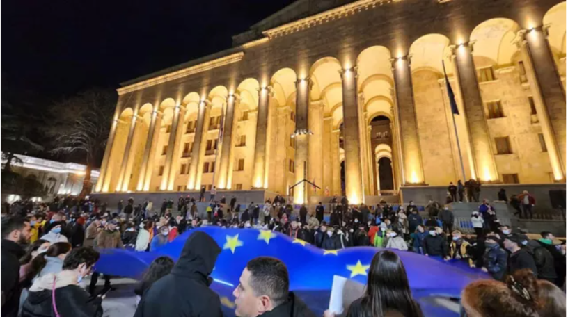 Քաղաքագետը զգուշացրել է Վրաստանում նոր հեղափոխության վտանգի մասին