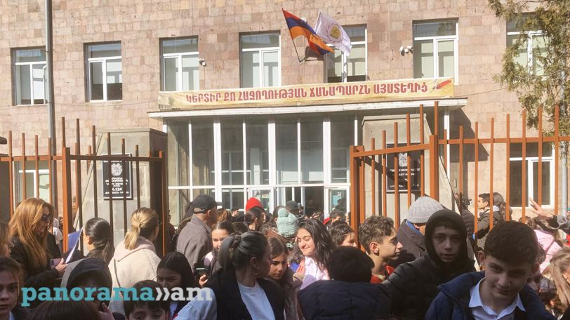 Թիվ 130 դպրոցում կրքերը չեն հանդարտվում. Դպրոց է  եկել քաղաքապետարանի պաշտոնյան