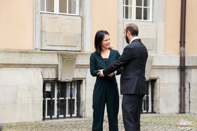 Armenian FM meets with German counterpart
