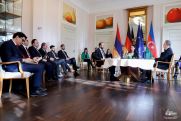 Եռակողմ հանդիպմանը քննարկվել են Հայաստանի և Ադրբեջանի միջև հարաբերությունների կարգավորման գործընթացի հարցեր.ՀՀ ԱԳՆ