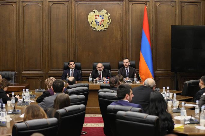 Նիկոլ Փաշինյանը ԱԺ ՔՊ խմբակցության հետ քննարկել է Տավուշի «անկլավների» հարցը