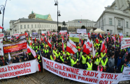 Протестующие польские фермеры:«Готовьтесь! 20 марта Польша остановится!»