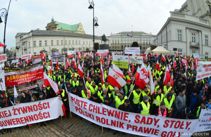 Протестующие польские фермеры:«Готовьтесь! 20 марта Польша остановится!»