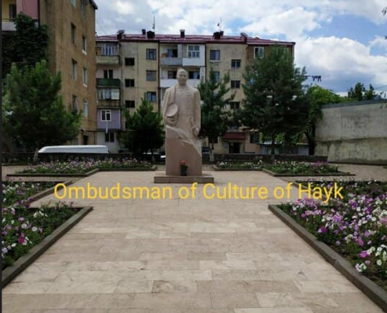 Azeri vandals destroy Soviet hero's statue in Artsakh