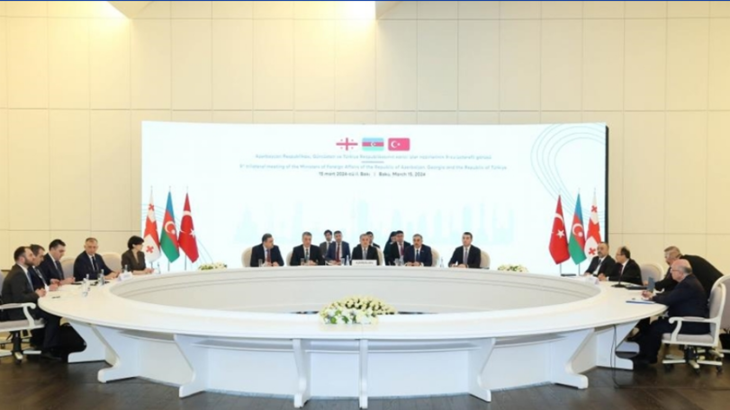 Բաքվում մեկնարկել է Թուրքիայի, Ադրբեջանի և Վրաստանի արտգործնախարարների հանդիպումը