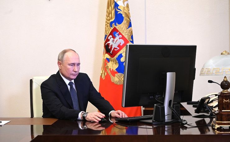 Putin votes online in Russian presidential election