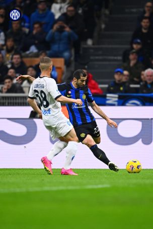 'We'll turn it around', Mkhitaryan says after draw with Napoli