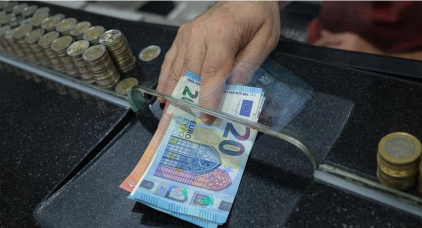 Մարտի 25-ին դոլարի և եվրոյի փոխարժեքները փոխանակման կետերում իջել են, ռուբլունը՝ բարձրացել