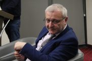 Political analyst calls for snap elections in Armenia