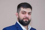 В Москве прощаются с Кареном Енгибаряном, который погиб, спасая людей из горящего «Крокуса»