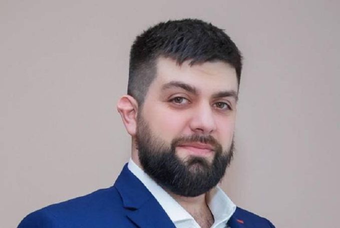 В Москве прощаются с Кареном Енгибаряном, который погиб, спасая людей из горящего «Крокуса»