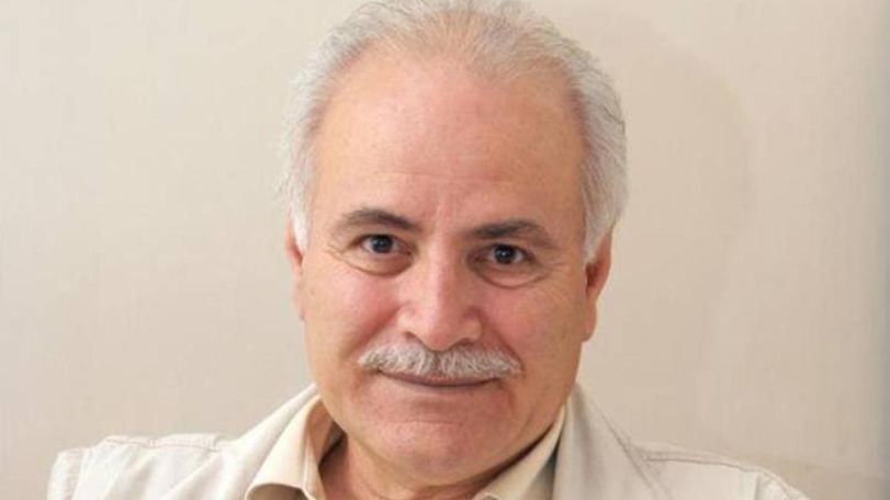 Զազրելի է, որ որոշ թունավոր տհասներ սկսում են հայհոյել դասագիրք կազմողներին՝ իրենց նման տհասներին դուր գալու նպատակով. Սարգսյան
