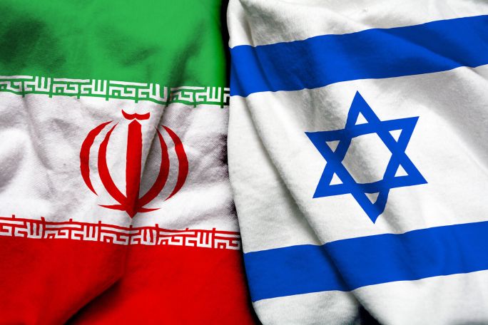 Israel 'preparing to strike Iranian nuclear facilities'