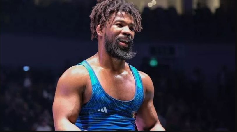 Italian wrestler Chamizo says Azerbaijan offered him $300,000 to lose bout