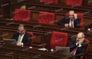 Video shows Pashinyan's strange reactions to opposition criticism