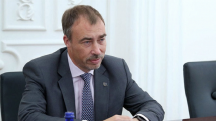 Клаар: Евросоюз полностью поддерживает переговорный процесс между Арменией и Азербайджаном