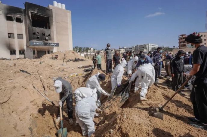 180 bodies found in mass grave at hospital in Gaza
