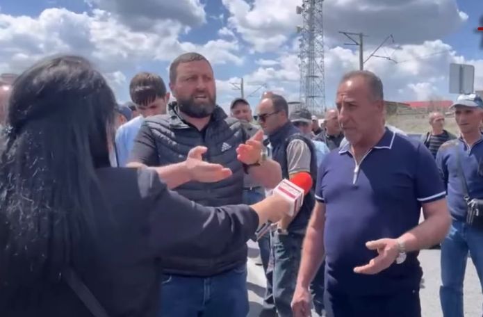 Трасса Ереван-Севан перекрыта в обоих направлениях