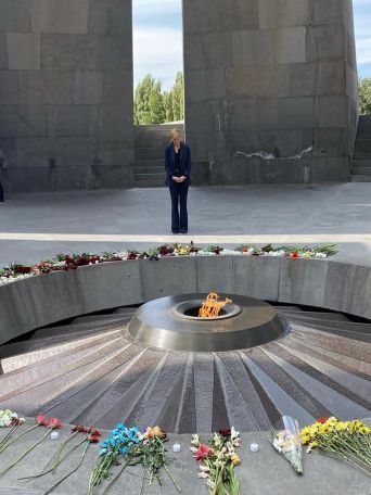 USAID chief pays tribute to Armenian Genocide victims