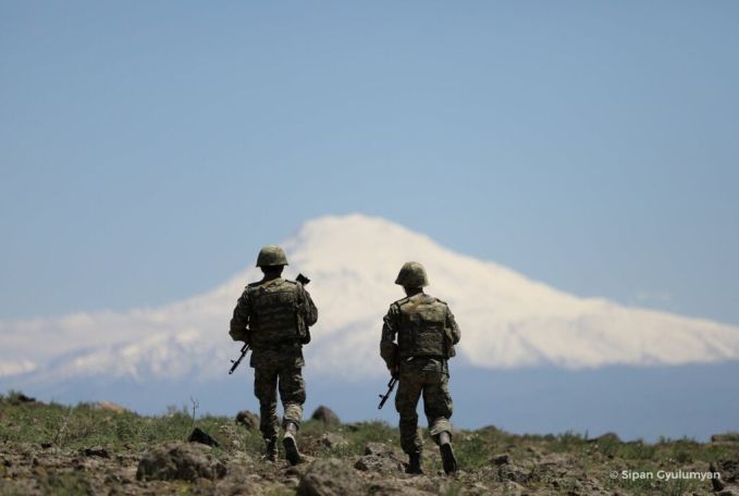«Հավերժի ճամփորդներ». Զոհված տղաների պատմություններն ու երազանքներն՝ առցանց ցուցադրությամբ