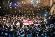 Экс-госминистра Грузии задержали на митинге в Тбилиси против закона об иноагентах